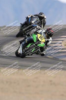 media/Nov-16-2025-Race Pace (Sun) [[8c5fa54630]]/Verified Riders/8-Turn 12 (120pm)/